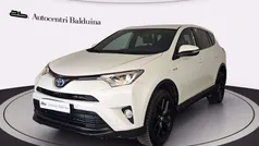 Bianco perla metalizzato Usata 2018 Toyota RAV4 Hybrid Lounge SUV | 16.900 € (Buon prezzo)