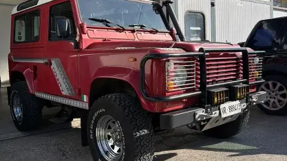 Usata Land Rover Defender 86 CV (63 kW) 1989 Rosso SUV