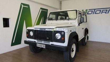 Gebraucht Land Rover Defender 122 PS (89 kW) 2002 Weiß Kombi