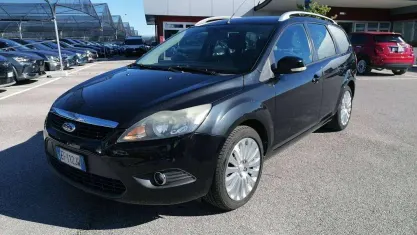 Usata Ford Focus Style 109 CV (80 kW) 2010 Nero Station wagon