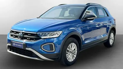Usata VW T-Roc Life 116 CV (85 kW) 2023 Ravenna blue metallizzato nero SUV