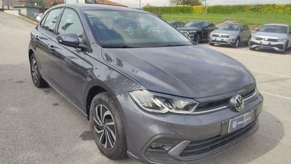Käytetty VW Polo Life 95 HP (69 kW) 2023 Viistoperä