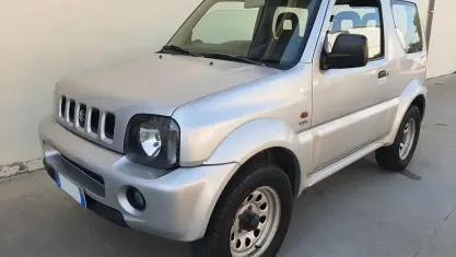 Usata Suzuki Jimny 85 CV (62 kW) 2005 Argento SUV
