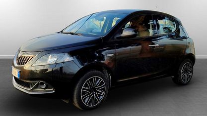 Usata Lancia Ypsilon Gold 69 CV (50 kW) 2022 Nero Utilitaria