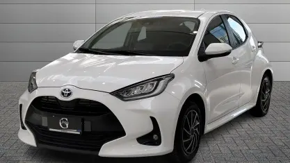 Usata Toyota Yaris Hybrid Trend 92 CV (67 kW) 2022 Bianco Berlina