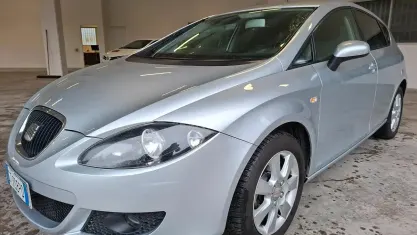 Usata Seat Leon Style 105 CV (77 kW) 2009 Grigio Utilitaria