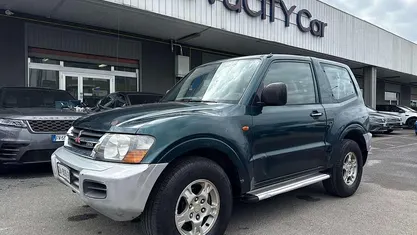 Usata Mitsubishi Pajero 160 CV (117 kW) 2001 Verde SUV