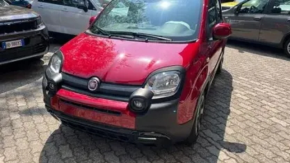 Nuova Fiat Panda Cross Cross 69 CV (50 kW) 2026 Rosso Utilitaria