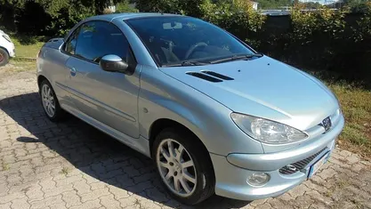 Usata Peugeot 206 CC 109 CV (80 kW) 2003 Blu Cabrio
