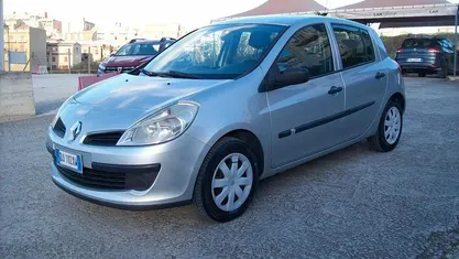 Usata Renault Clio II Dynamique 85 CV (62 kW) 2007 Grigio Berlina