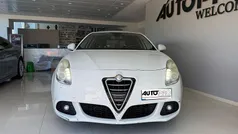 Usata 2012 Alfa Romeo Giulietta Tre volumi | 3990 € (Buon prezzo)