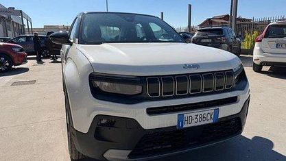Uusi Jeep Avenger Altitude 101 HP (74 kW) 2026 Valkoinen Katumaasturi