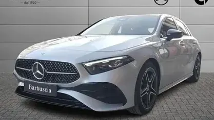 Nuova Mercedes A180 116 CV (85 kW) 2025 Argento Utilitaria