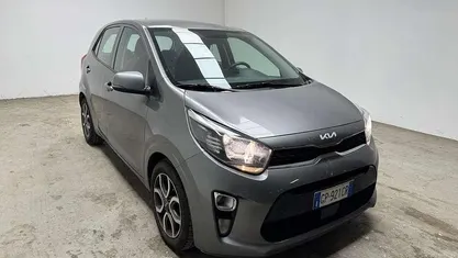 Grigio Usata 2023 Kia Picanto Urban Due volumi | 12.900 € (Buon prezzo)