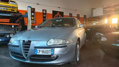 Grigio Usata 2004 Alfa Romeo 147 Progression Due volumi | 1200 € (Super prezzo)