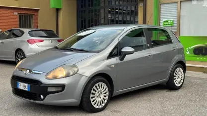 Usata Fiat Punto Classica 69 CV (50 kW) 2011 Grigio Utilitaria