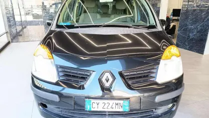Usata Renault Modus Dynamique 75 CV (55 kW) 2005 Grigio scuro Monovolume