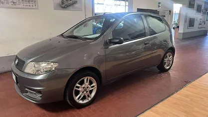 Grigio Usata 2004 Fiat Punto Due volumi | 2500 € (Buon prezzo)