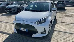 Bianco Usata 2023 Toyota Yaris Active Due volumi | 13.990 € (Buon prezzo)