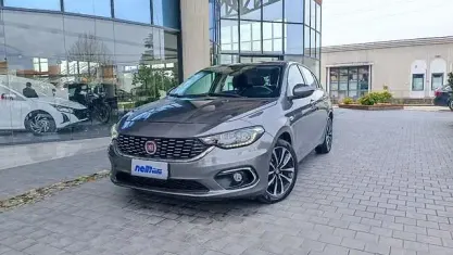 Usata Fiat Tipo Lounge 120 CV (88 kW) 2017 Grigio Berlina