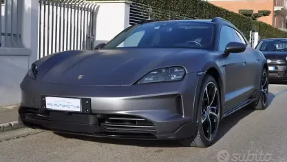 Occasion Porsche Taycan Cross Turismo 319 kW (435 PK) 2024 Blauw Stationwagen