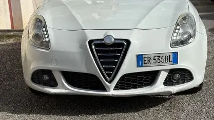Usata Alfa Romeo Giulietta Distinctive 105 CV (77 kW) 2013 Bianco Utilitaria