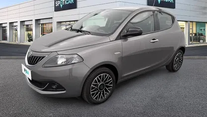 Usata Lancia Ypsilon 69 CV (50 kW) 2024 Grigio Utilitaria