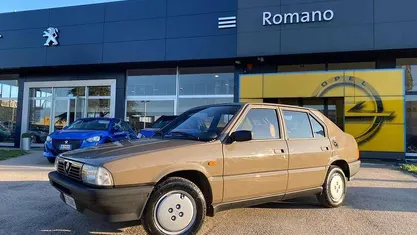 Beige Usata 1985 Alfa Romeo 33 Tre volumi | 5000 €
