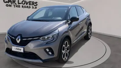 Usata Renault Captur Techno 101 CV (74 kW) 2023 Grigio chiaro SUV