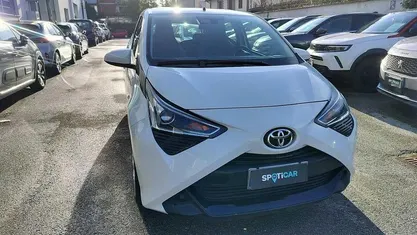 Usata Toyota Aygo Connect Style 72 CV (52 kW) 2021 Bianco Utilitaria