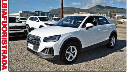 Usata Audi Q2 Business 116 CV (85 kW) 2023 Bianco SUV