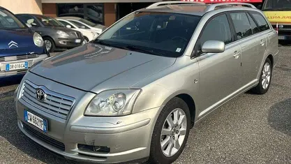 Argento Usata 2005 Toyota Avensis Station wagon | 2200 € (Ottimo prezzo)