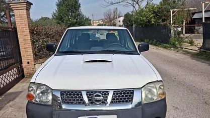 Usata Nissan Navara SE 174 CV (127 kW) 2006 Bianco Pick-up