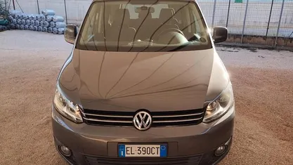 Usata VW Caddy Highline 102 CV (75 kW) 2011 Grigio Monovolume