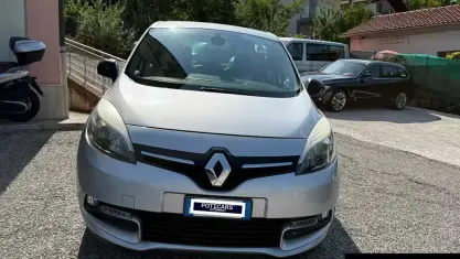Usata Renault Scénic III LIMITED 110 CV (80 kW) 2015 Grigio Monovolume