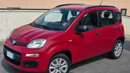 Usata Fiat Panda Lounge 80 CV (58 kW) 2014 Rosso Utilitaria