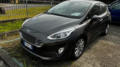 Usata Ford Fiesta 75 CV (55 kW) 2019 Grigio Utilitaria