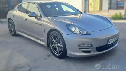 Usata Porsche Panamera 299 CV (219 kW) 2011 Grigio Utilitaria