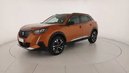 Usata Peugeot 2008 Allure 110 CV (80 kW) 2022 Arancione SUV