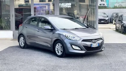 Usata Hyundai i30 110 CV (80 kW) 2012 Grigio Berlina