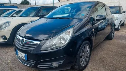 Usata 2010 Opel Corsa Edition Tre volumi | 3900 € (Buon prezzo)