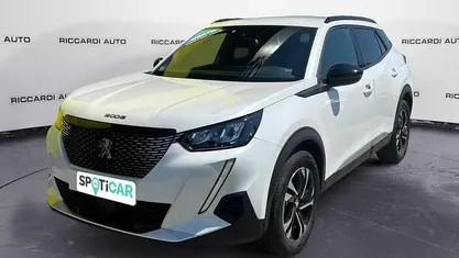 Usata 2023 Peugeot 2008 Allure SUV | 16.900 € (Buon prezzo)