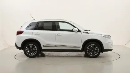 Usata Suzuki Vitara 114 CV (83 kW) 2022 Biancobianco SUV