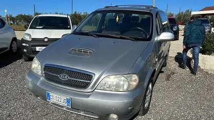 Usata Kia Carnival Family 144 CV (105 kW) 2006 Grigio Monovolume