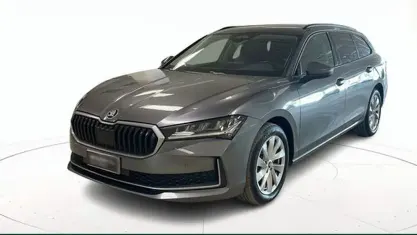 Usata Skoda Superb Selection 150 CV (110 kW) 2025 Grigio pastello Station wagon