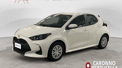 Gebraucht Toyota Yaris Hybrid Active 92 PS (67 kW) 2025 Weiß Kleinwagen