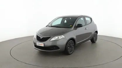 Usata Lancia Ypsilon Gold 70 CV (51 kW) 2018 Grigio Utilitaria