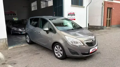 Usata Opel Meriva 101 CV (74 kW) 2011 Grigio Monovolume
