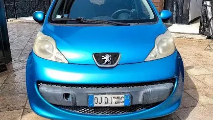Usata Peugeot 107 68 CV (50 kW) 2007 Blu Utilitaria