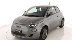 Grigio scuro metall. Usata 2021 Fiat 500e Icon Cabrio | 15.800 € (Super prezzo)